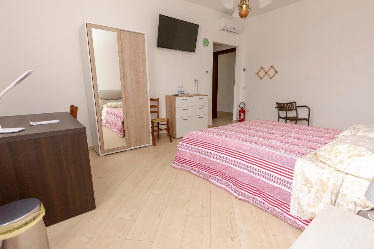 La Colomba B&B Castellaro  Dış mekan fotoğraf